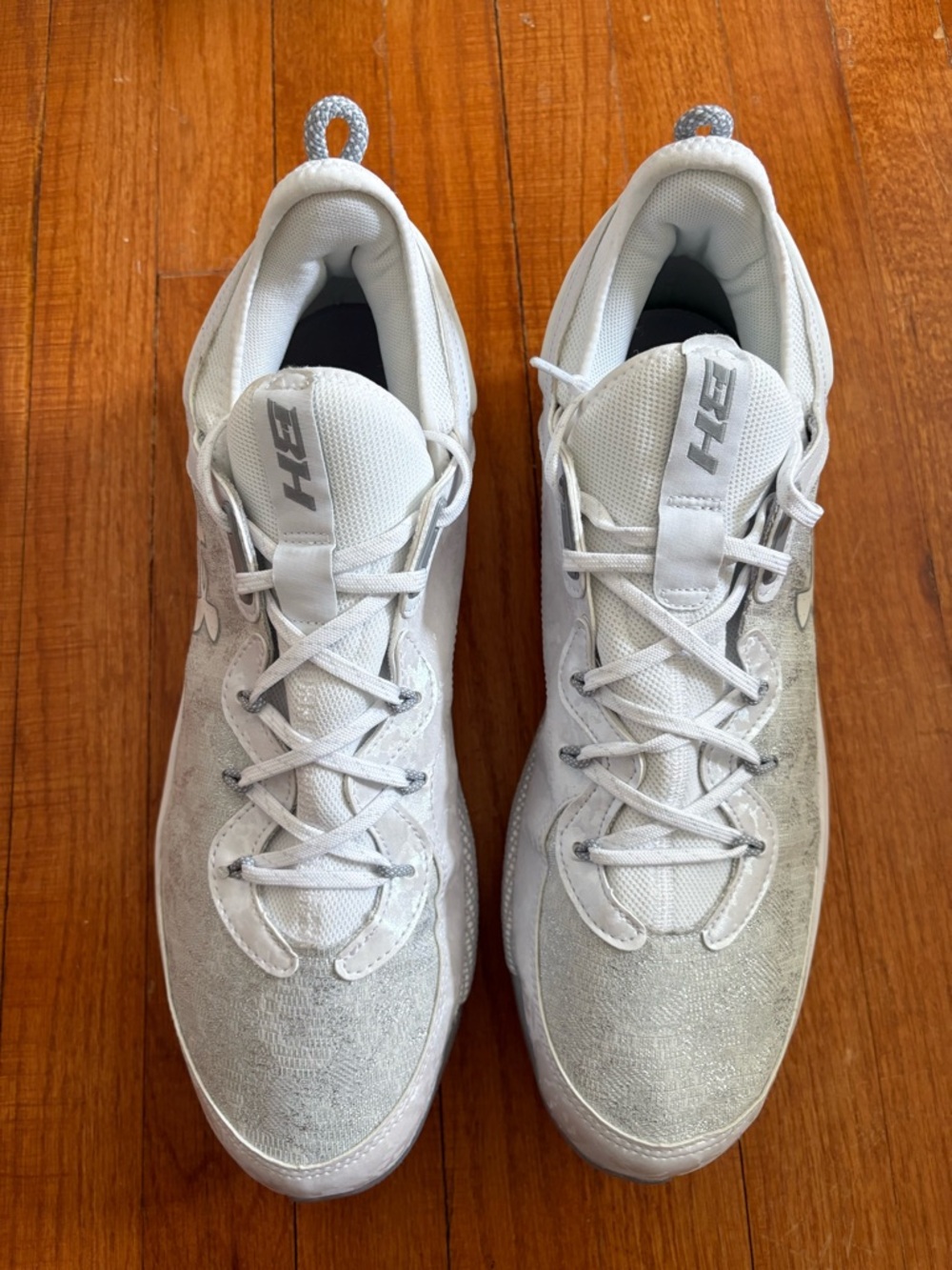 NWOT Men’s UNDER ARMOUR White HARPER 8 LOW ST BASEBALL CLEAT Size 15